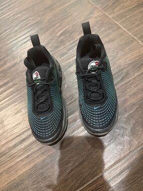 Nike Kids Black and Teal Patterned Air Max Sneakers